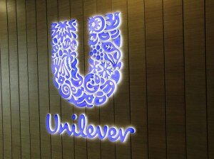 Объемные световые буквы Unilever
